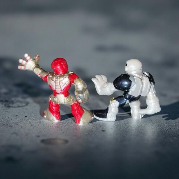 Playskool Marvel Super Hero Adventures Iron Man Ghost Iron Man Figures 2.5” B18 - Picture 5 of 5